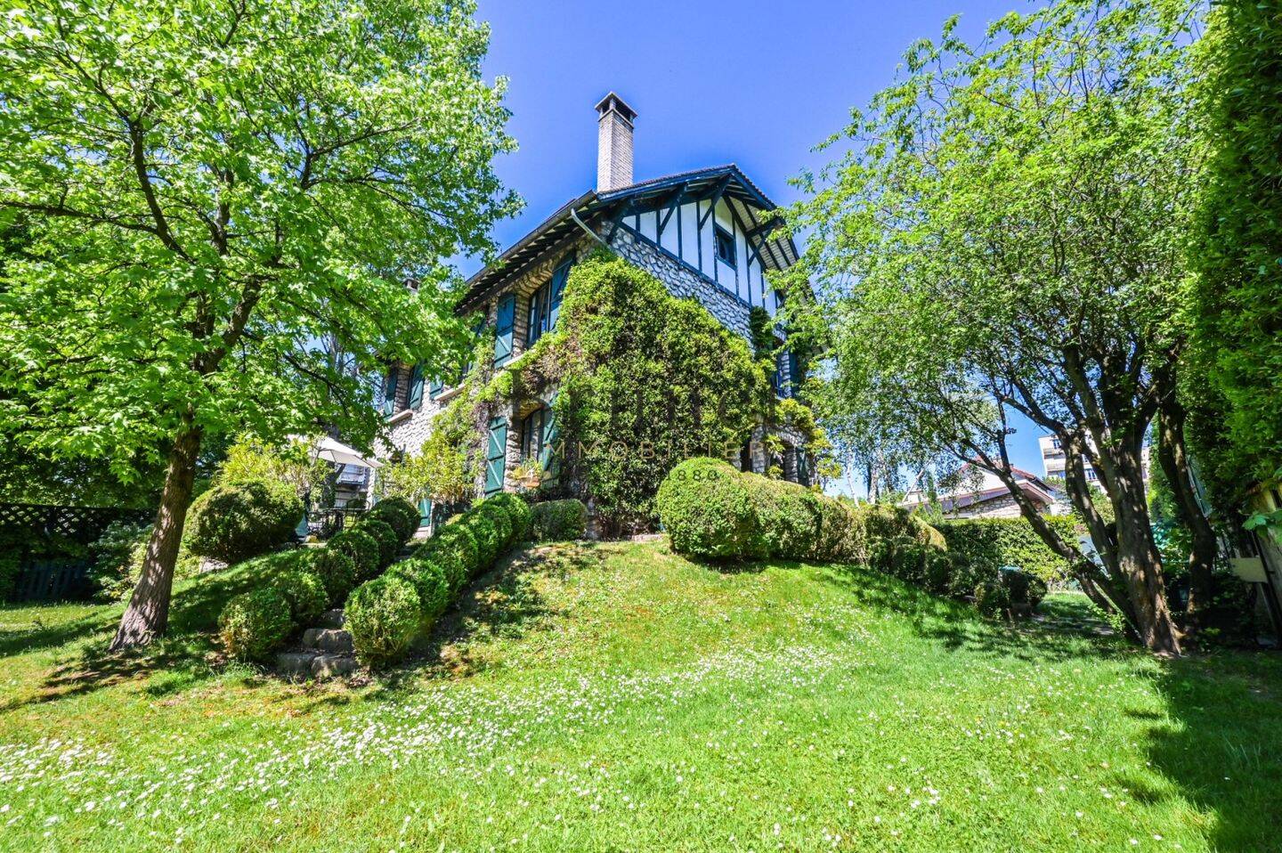 Maison à vendre, 242m², SAINT MAUR DES FOSSES