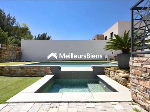 Maison à vendre 670 000 € 4 pièces 3 chambres 100 m² 475 m² de terrain Nord La Ciotat 13600