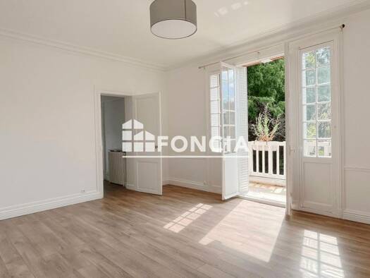 Appartement à vendre 315 000 € 2 pièces 1 chambre 65 m² Étage 1/2 L'Étang-la-Ville 78620