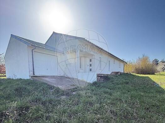 Maison à vendre 249 000 € 4 pièces 3 chambres 97 m² 3 295 m² de terrain Creuzier-le-Neuf 03300