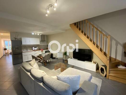 Maison de ville à louer 670 € 4 pièces 3 chambres 90 m² 61 m² de terrain Busnes 62350