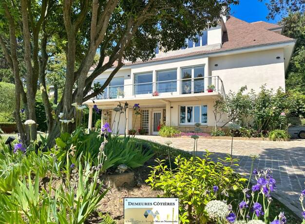 Maison de plain-pied à vendre 832 000 € 9 pièces 5 chambres 250 m² 2 309 m² de terrain Fécamp 76400