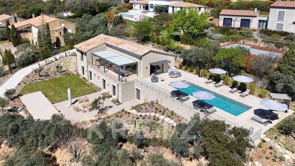 Maison à vendre, 230m², SAINT SATURNIN LES APT