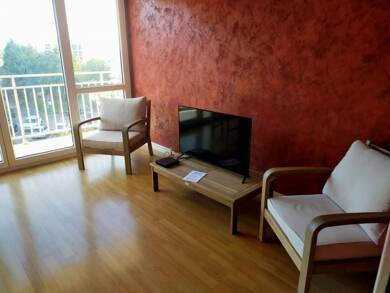 Appartement à louer 650 € 1 pièce 2 chambres 77 m² 3ème étage Mairie Vélizy-Villacoublay 78140