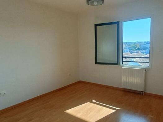 Appartement à louer 930 € 3 pièces 2 chambres 75 m² 4ème étage Feurs 42110