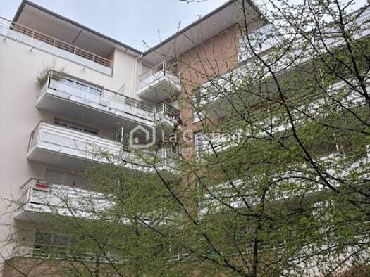 Appartement à louer 966 € 2 pièces 1 chambre 44 m² Étage 5/5 Jules Ferry Ermont 95120