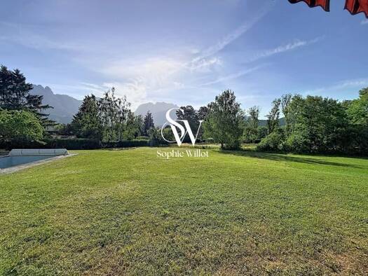 Maison à vendre 1 450 000 € 7 pièces 4 chambres 201 m² 2 079 m² de terrain Sud Saint-Jorioz 74410
