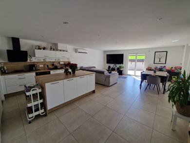 Ferme à vendre 384 000 € 7 pièces 4 chambres 175 m² 503 m² de terrain Chuzelles 38200