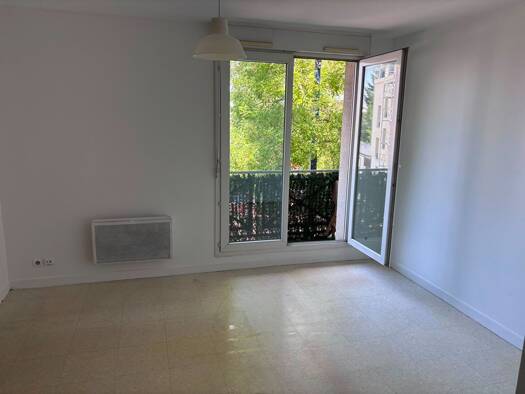 Appartement à vendre 111 000 € 1 pièce 23 m² Étage 2/3 La Muette Drancy 93700