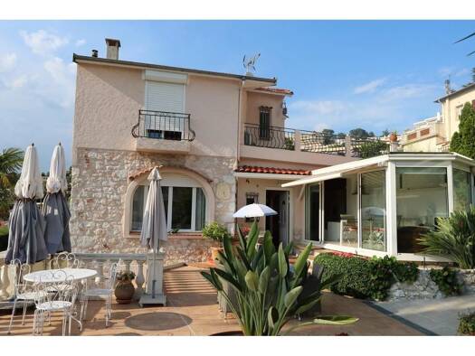 Villa à vendre 990 000 € 2 pièces 1 chambre 91 m² Nice 06300