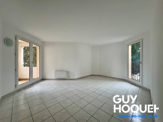 Appartement à louer 800 € 2 pièces 1 chambre 46 m² Étage 1/4 Le Plateau Viry Chatillon 91170