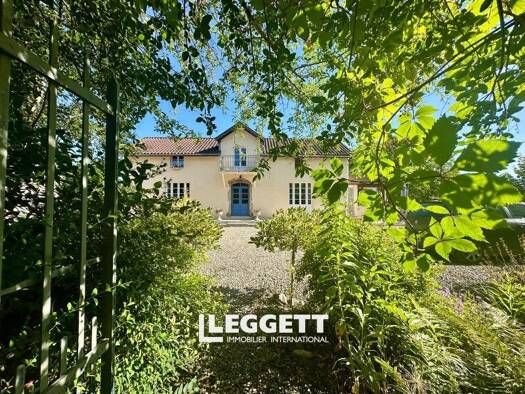 Maison à vendre 365 000 € 10 pièces 4 chambres 266,7 m² 8 720 m² de terrain Labatut-Rivière 65700
