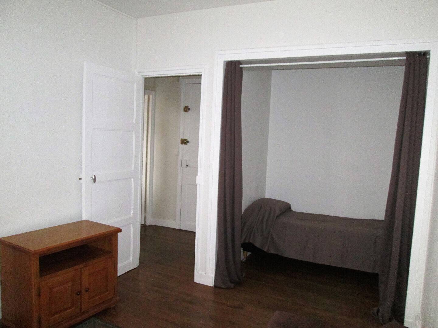 Maison à louer, 27m², COURBEVOIE