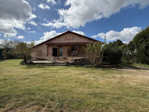 Maison de plain-pied à vendre 149 800 € 4 pièces 3 chambres 80 m² 2 451 m² de terrain Montayral 47500