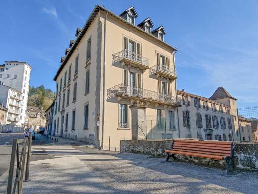 Duplex à vendre 192 700 € 3 pièces 2 chambres 70 m² RDC/3 Aristide Briand Aurillac 15000