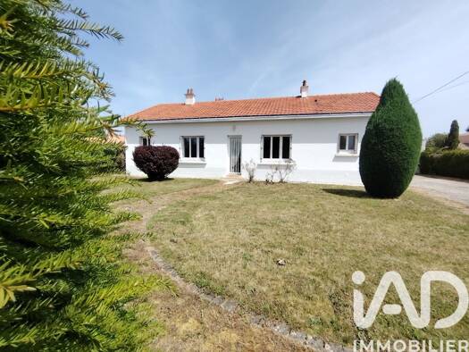 Maison à vendre 215 000 € 4 pièces 3 chambres 103 m² 1 160 m² de terrain Nord Boulogne-Nord Bourg Saint-Philbert-de-Grand-Lieu 44310