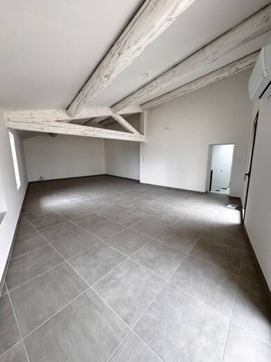 Maison à louer 1 750 € 4 pièces 3 chambres 170 m² Alleins 13980