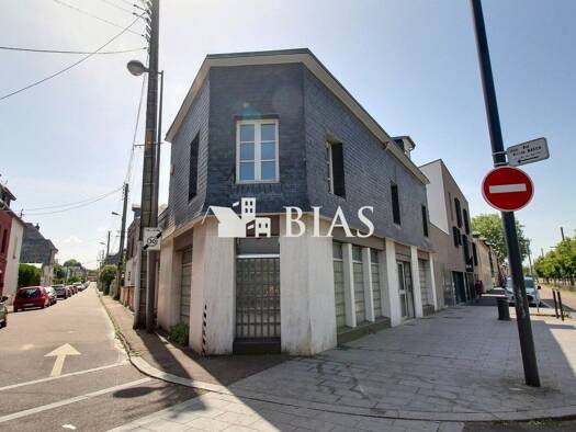 Local d'activités à vendre 262 000 € 285 m² d'espace de stockage Le Petit-Quevilly 76140