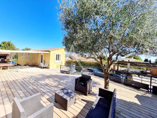 Maison de plain-pied à vendre 396 000 € 4 pièces 3 chambres 105 m² 562 m² de terrain Nord Poussan 34560