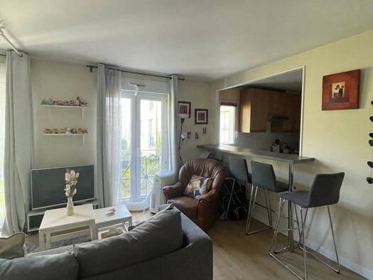 Appartement à vendre 325 000 € 2 pièces 1 chambre 53 m² Étage 1/3 Rueil sur Seine-Plaine-Gare Rueil-Malmaison 92500