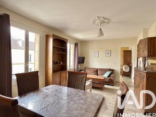 Appartement à vendre 108 000 € 3 pièces 1 chambre 46 m² Étage 3/3 Gare de Sarlat Sarlat-la-Canéda 24200