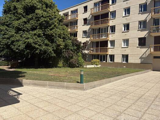 Appartement à vendre 302 000 € 3 pièces 2 chambres 78 m² RDC/3 Witold Marly-le-Roi 78160