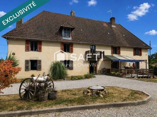 Maison à vendre 325 000 € 12 pièces 5 chambres 300 m² 8 189 m² de terrain Lons-le-Saunier 39000