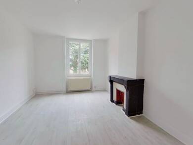 Appartement à louer 488 € 3 pièces 2 chambres 77,7 m² Étage 1/2 Saint-Étienne 42000