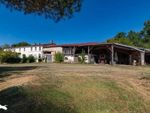 Maison à vendre 525 000 € 13 pièces 8 chambres 398 m² 58 970 m² de terrain Gaillan-en-Médoc 33340