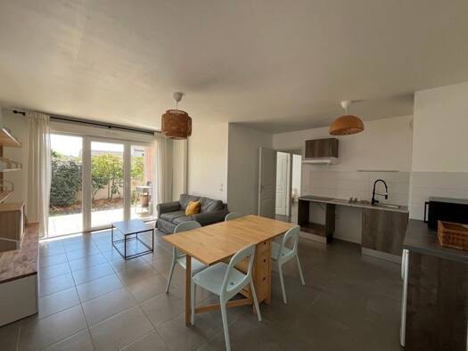 Appartement à louer 1 100 € 3 pièces 2 chambres 60,62 m² RDC/4 L'Alouette-Hôpital Xavier Amozan Pessac 33600