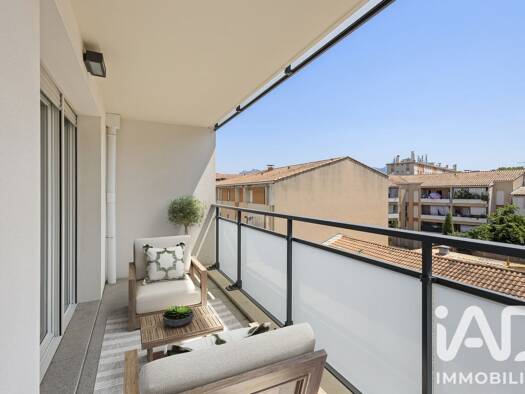 Appartement à vendre 245 000 € 3 pièces 2 chambres 59 m² Étage 3/4 Ganteaume/ Palissy Aubagne 13400