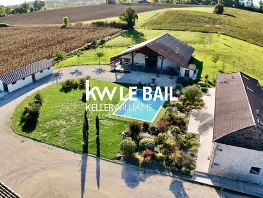 Maison à vendre 1 370 000 € 10 pièces 6 chambres 956 m² 14 320 m² de terrain Castillonnès 47330