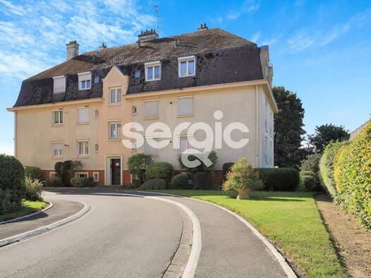 Appartement à vendre 74 900 € 3 pièces 2 chambres 67 m² Étage 2/2 Nord Saint-Pol-sur-Ternoise 62130