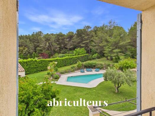 Maison à vendre 1 160 000 € 8 pièces 5 chambres 233 m² 6 700 m² de terrain Rognes 13840