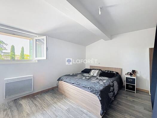 Maison à louer 610 € 3 pièces 2 chambres 63 m² Est Valreas 84600