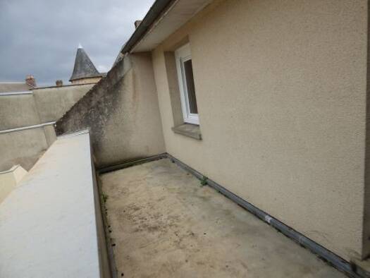 Appartement à louer 424 € 1 pièce 55 m² RDC Ivoy-le-Pré 18380