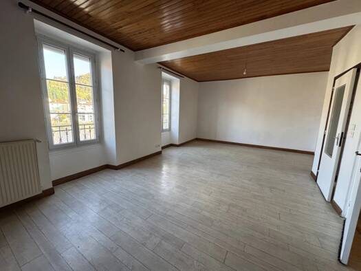 Appartement à louer 630 € 4 pièces 3 chambres 89 m² 2ème étage Brives-Charensac 43700