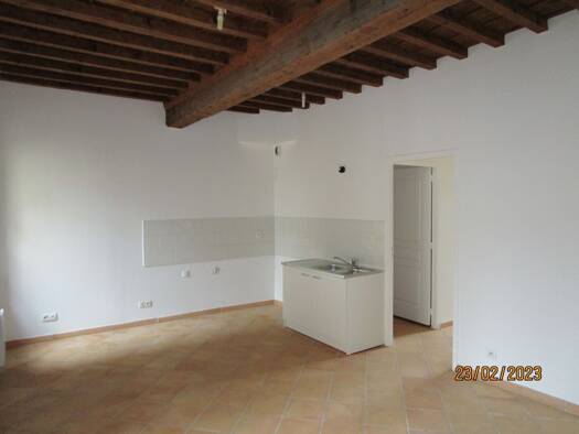 Appartement à louer 450 € 2 pièces 1 chambre 37 m² Étage 2/3 Centre Ville Pézenas 34120