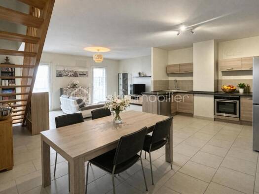 Duplex à vendre 205 000 € 3 pièces 2 chambres 87 m² Étage 2/2 Nord Est Jurançon 64110