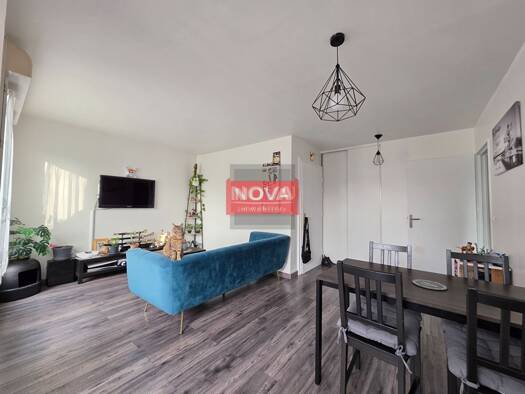 Appartement à vendre 145 000 € 2 pièces 1 chambre 52 m² Étage 3/3 Villiers-le-Bel 95400