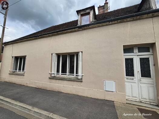 Maison de ville à vendre 120 000 € 6 pièces 4 chambres 119 m² Provins 77160