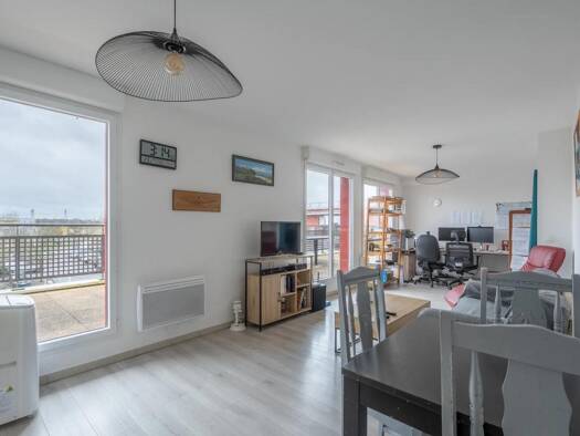 Appartement à vendre 199 000 € 4 pièces 3 chambres 87 m² Étage 2/2 Ambès 33810