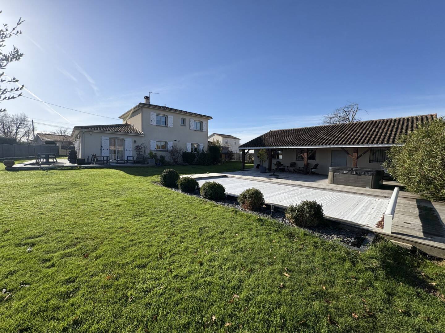 Maison à vendre, 227m², SAINT CAPRAIS DE BORDEAUX