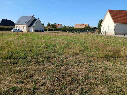 Terrain constructible viabilisé à vendre 59 000 € 1 674 m² de terrain Évreux 27000