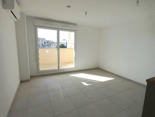 Appartement à louer 455 € 1 pièce 26 m² 2ème étage Monteux 84170