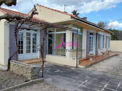 Maison de plain-pied à louer 1 090 € 4 pièces 2 chambres 82,9 m² Exterieur Bédarrides 84370