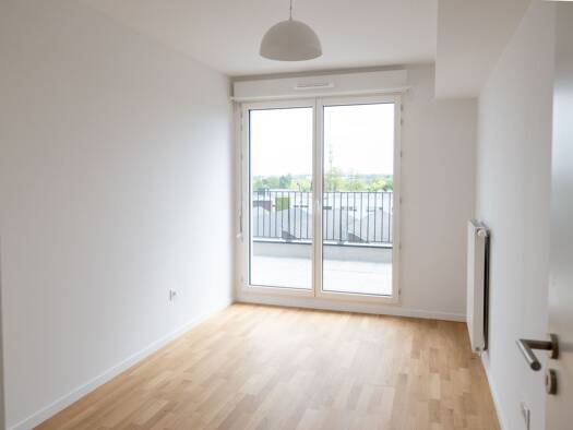 Appartement à louer 1 749 € 4 pièces 3 chambres 83,6 m² Étage 4/5 Atlantis-Massy Sud Massy 91300