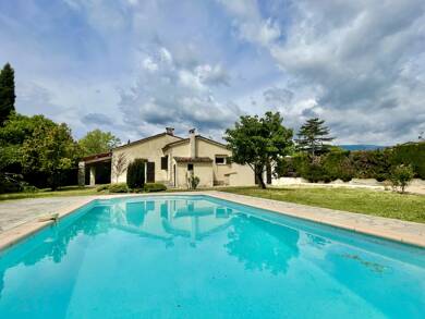Maison de plain-pied à louer 1 700 € 4 pièces 2 chambres 103 m² 1 293 m² de terrain Fayence 83440
