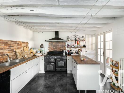Maison à vendre 317 000 € 7 pièces 6 chambres 181 m² 952 m² de terrain Montigny-Lencoup 77520