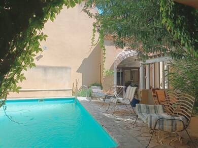 Maison à louer 2 600 € 7 pièces 5 chambres 180 m² dès le 30/08/2025 Village Bédarrides 84370